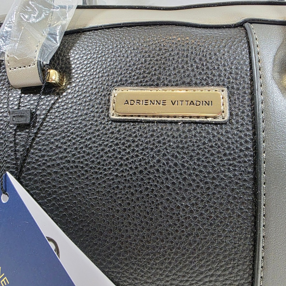 Adrienne Vittadini Regency Collection Pebbled Color Block Barrel Bag NWT - Picture 2 of 10